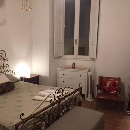 Double Large Room In Santo Spirito Oltrarno Florence Luaran gambar
