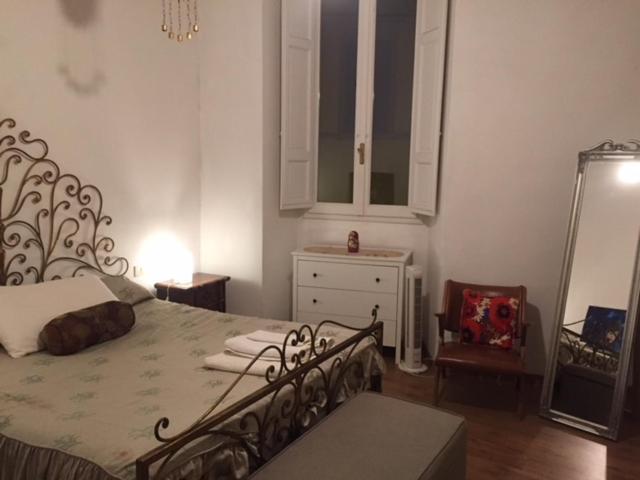 Double Large Room In Santo Spirito Oltrarno Florence Luaran gambar